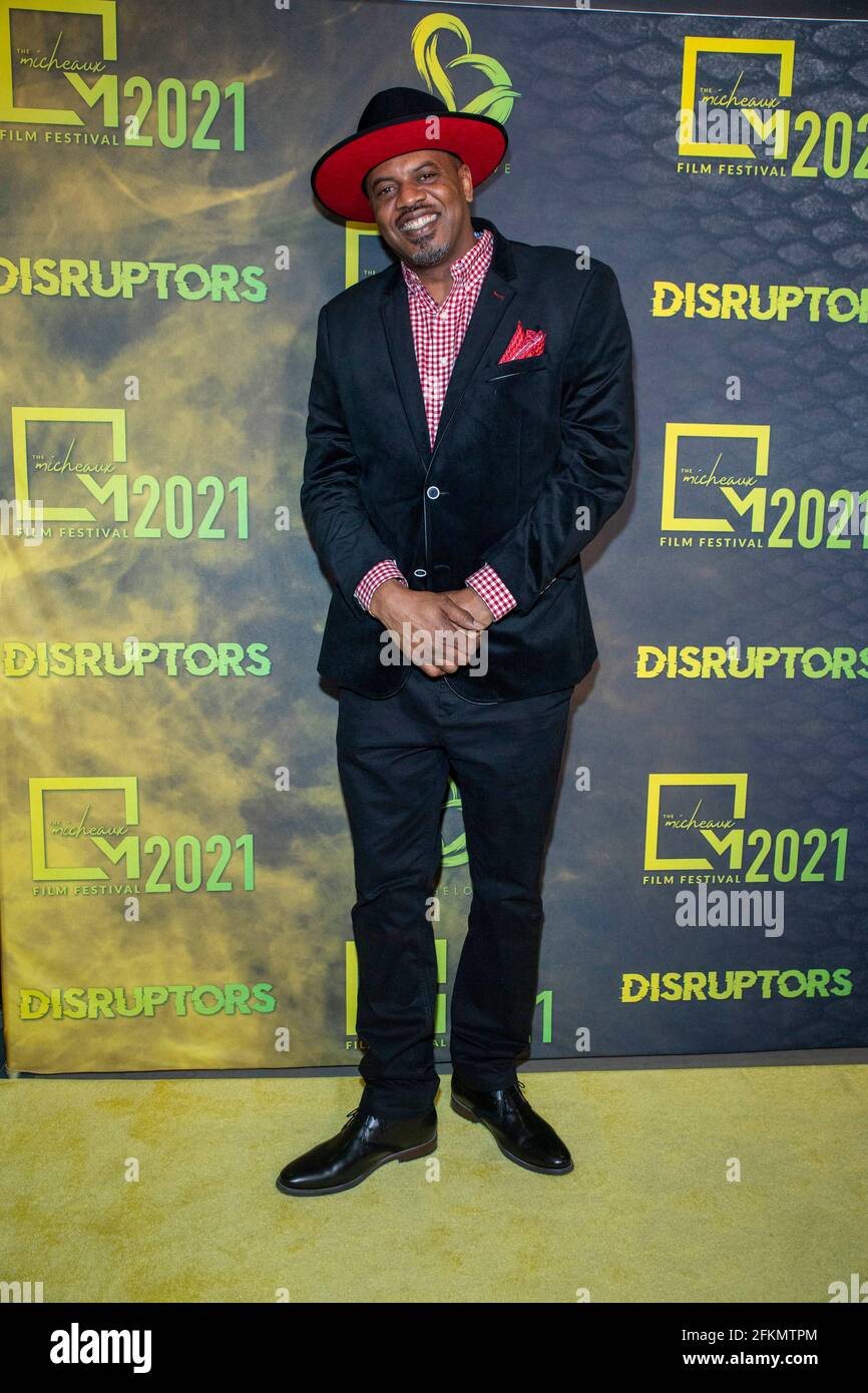 Hollywood, USA. Mai 2021. Gerald 'Slink' Johnson nimmt am 2. Mai 2021 an der Abschlussnacht des Micheaux Film Festivals im TLC Chinese Theatre, Hollywood, CA Teil.Quelle: Eugene Powers/Alamy Live News Stockfoto