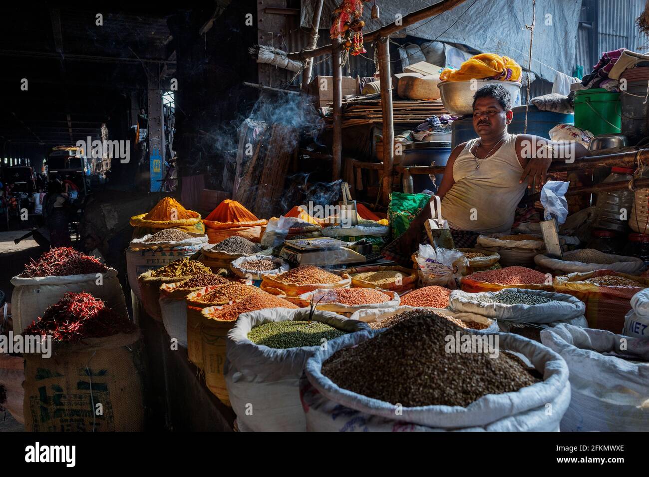 Gewürzverkäufer, Blumenmarkt, Kalkutta, Westbengala, Indien, Asien Stockfoto