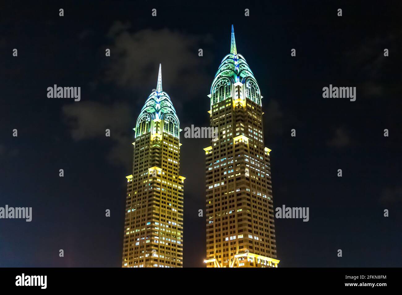 Moderne Gebäude in Dubai Marina, Dubai, VAE. 01-MAI-2021. Stockfoto