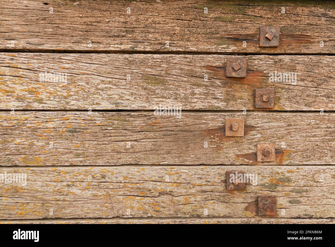 Detail der rustikalen Verteidigung und Groynes am Crosby Beach Merseyside Stockfoto