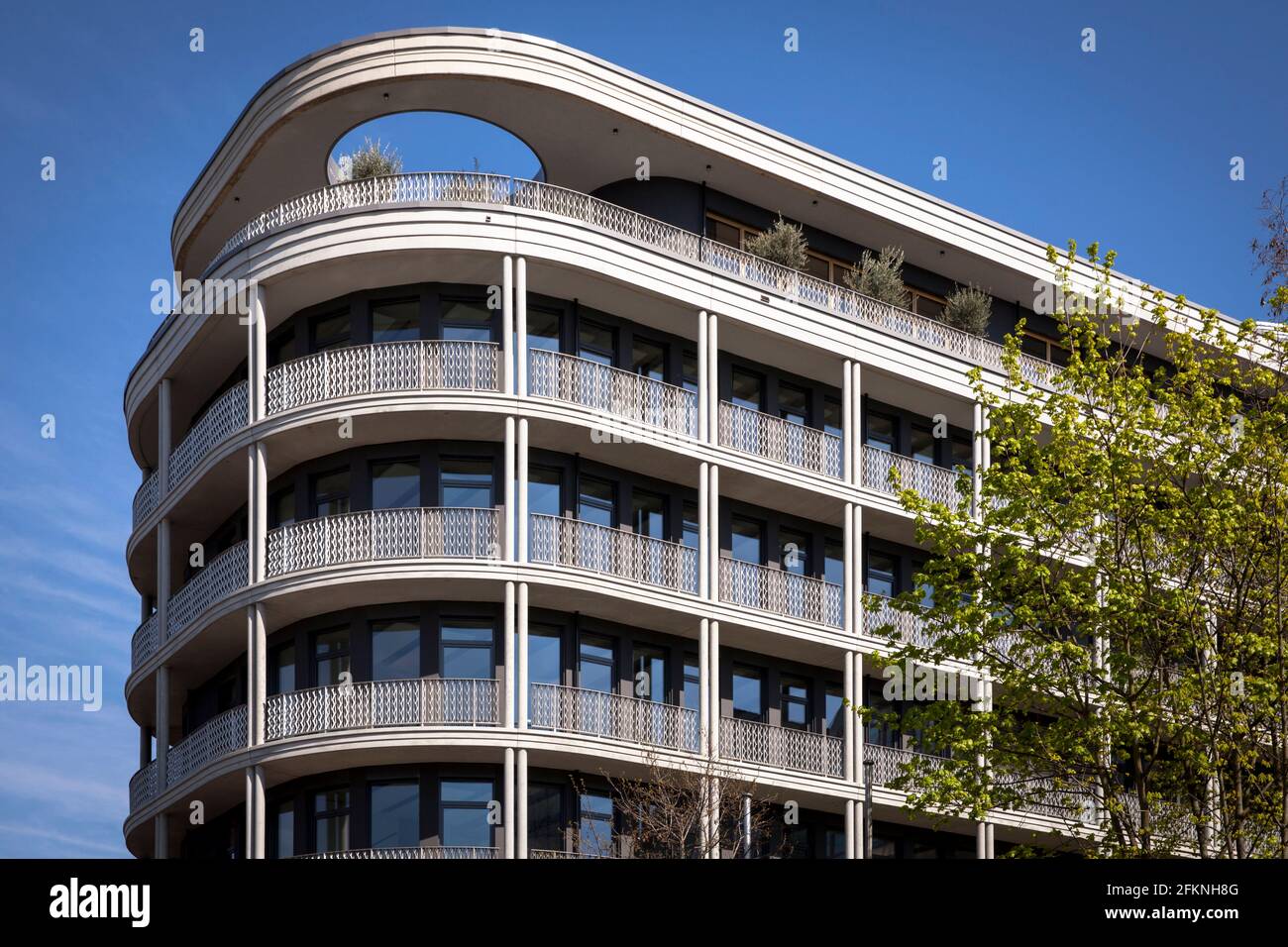 Das Bürogebäude K8 an der Kaltenbornweg im Stadtteil Deutz, Design by Format Architektur, Köln, Germany. das Buerogebaeude K8 am Kal Stockfoto