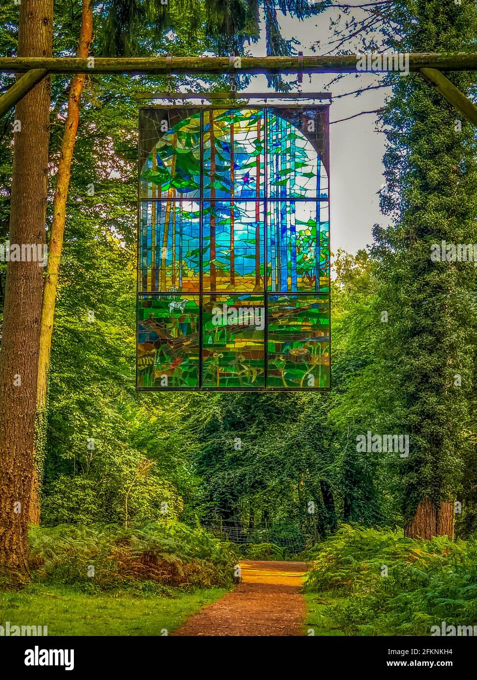 „Cathedral“, von Kevin Atherton; Forest of Dean Sculpture Trail Stockfoto