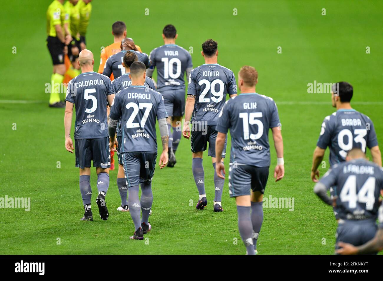 Mailand, Italien. Mai 2021. Die Spieler von Benevento treten in das Spiel der Serie A zwischen AC Mailand und Benevento in San Siro in Mailand ein. (Bildnachweis: Gonzales Photo - Tommaso Fimiano). Stockfoto