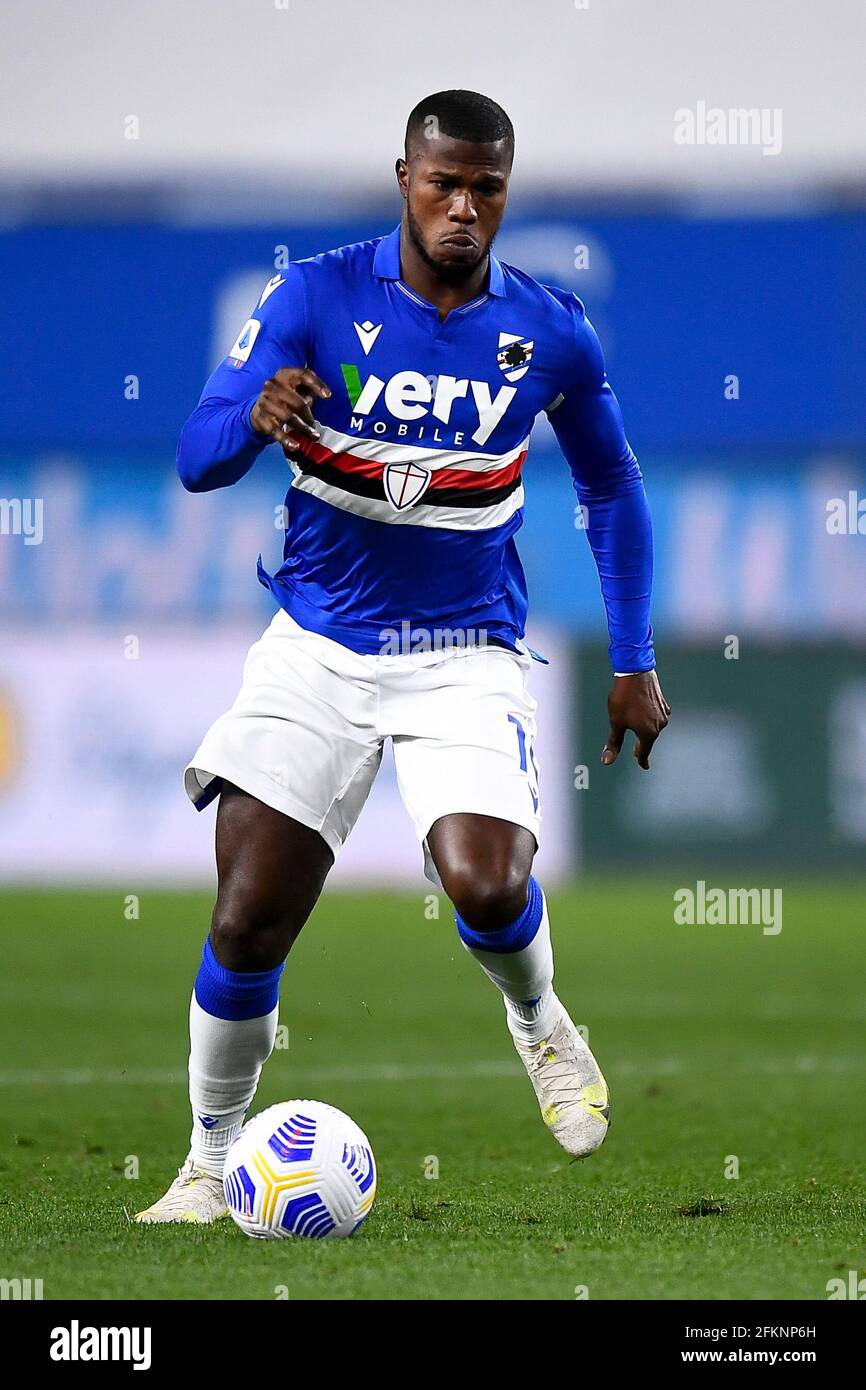 Genua, Italien. 02 Mai 2021. Keita Balde von UC Sampdoria in Aktion während des Fußballspiels der Serie A zwischen UC Sampdoria und AS Roma. UC Sampdoria gewann 2-0 als Roma. Kredit: Nicolò Campo/Alamy Live Nachrichten Stockfoto