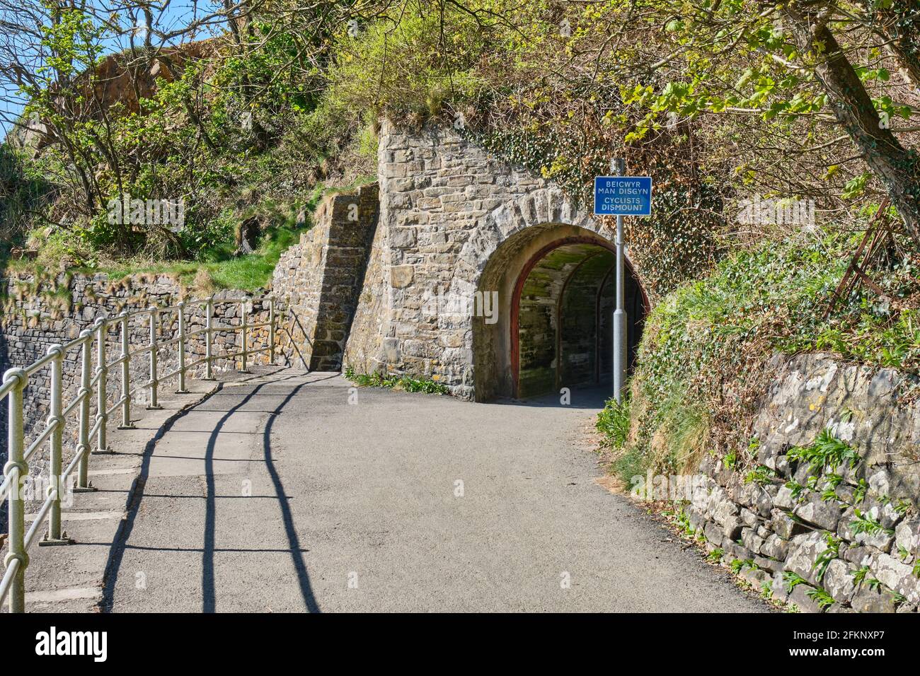 Tunnel zwischen Wiseman's Bridge und Coppet Hall, in der Nähe von Saundersfoot, Pembrokeshire, Wales Stockfoto