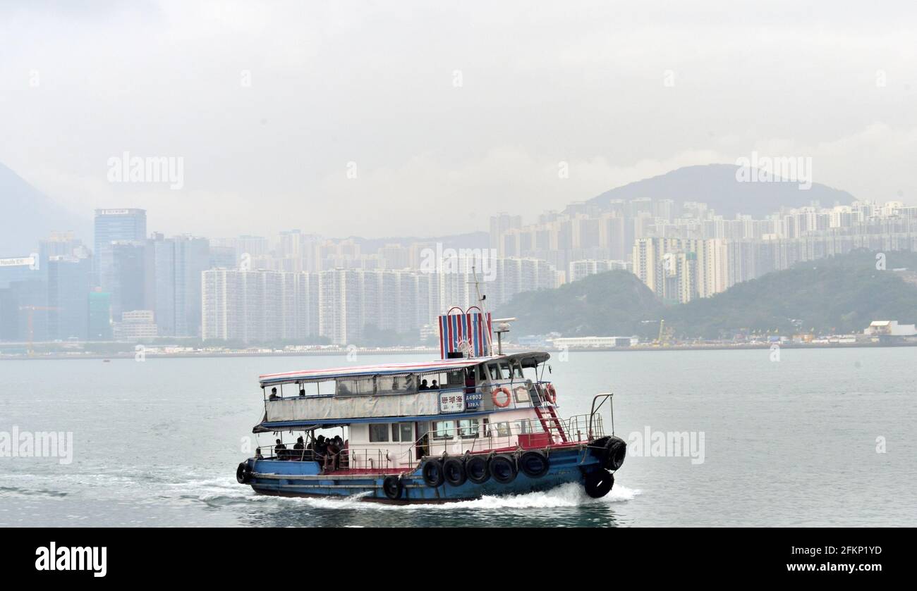 Kleine Fähre in Hafenüberfahrt, Shau Kei Wan, Hongkong. Stockfoto