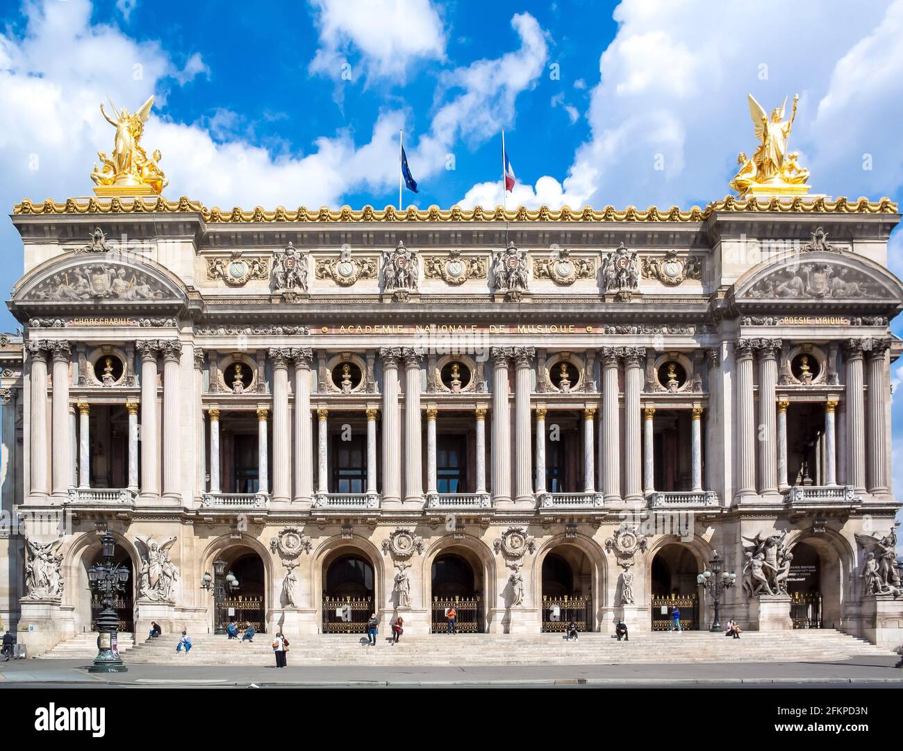 Paris opera house exterior -Fotos und -Bildmaterial in hoher Auflösung ...
