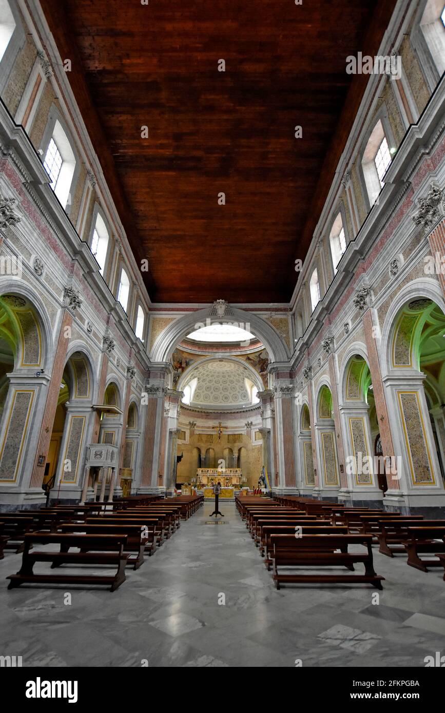 Neapel, Italien, 2. Mai 2021. Das Innere der Kathedrale, die dem Heiligen Johannes geweiht ist, befindet sich im historischen Zentrum der Stadt. Stockfoto