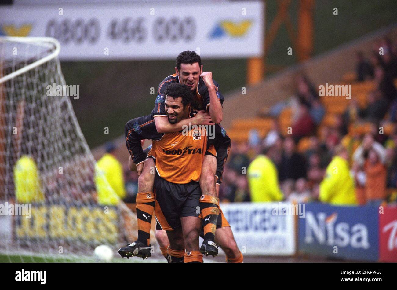 Don Goodman feiert sein Tor mit Kevin Muscat Wolverhampton Wanderers v Norwich City 9/1/98 5-0 Stockfoto