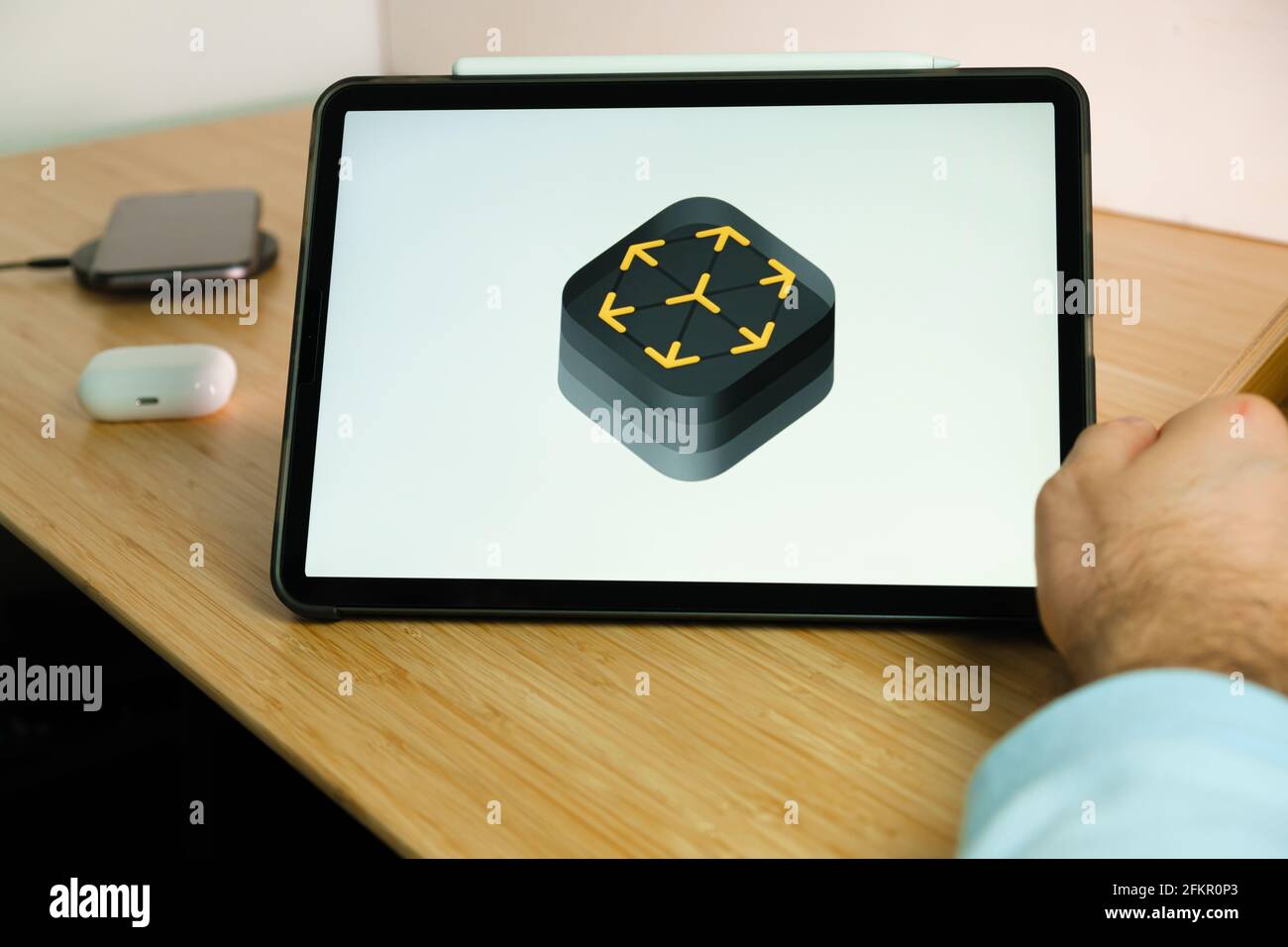 Apple ARKit 3-Logo auf dem Bildschirm des iPad-Tablets. März 2021, San Francisco, USA Stockfoto