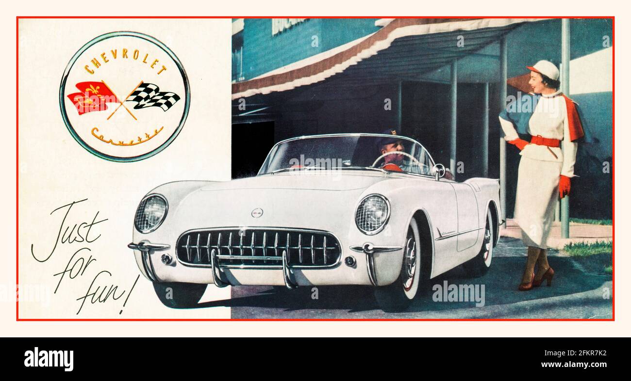 1954 Chevrolet Corvette Iconic luxury American white 2 dr Coupé Sports Car Press Brochure Werbung ‘Just for Fun’ Americana 1950er Jahre Fashion Lifestyle Automobile 1950er Jahre Amerika USA die Chevrolet Corvette (C1) ist die erste Generation des von Chevrolet produzierten Corvette-Sportwagens. Es wurde Ende des Modelljahres 1953 eingeführt Stockfoto