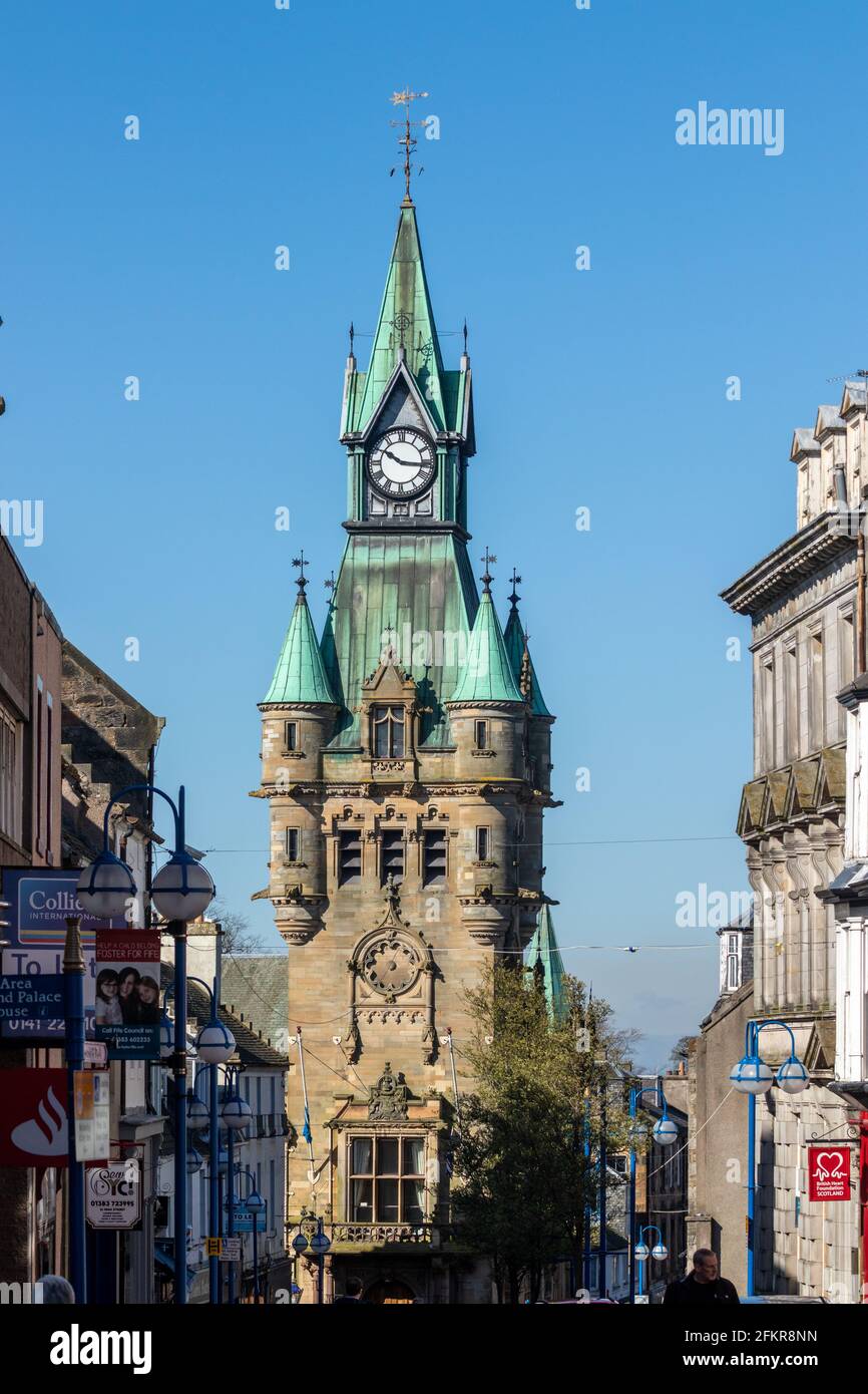 Der Uhrenturm von Dunfermline City Chambers, Fife. Stockfoto