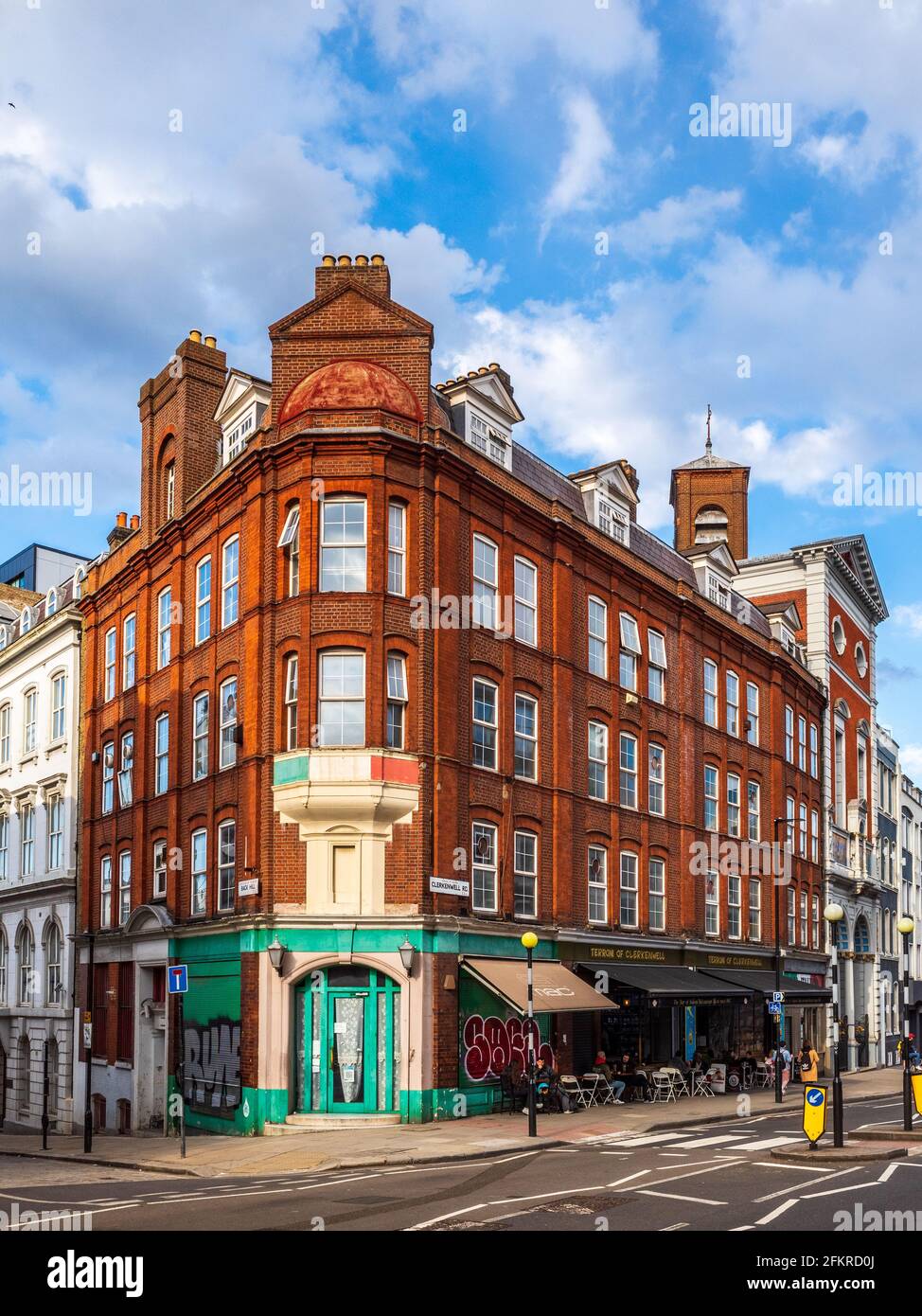 Little Italy Clerkenwell London - an der Kreuzung von Clerkenwell Road und Back Hill um die St. Peter's Church. Stockfoto