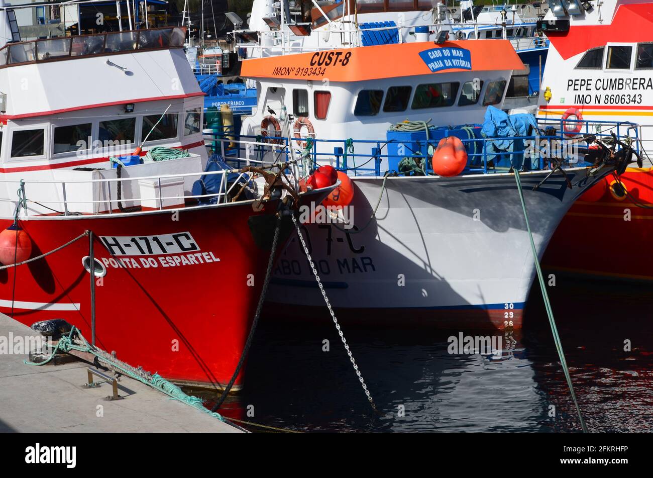 Die portugiesische Mast-und-Line-Thunfisch-Fischereiflotte mit Sitz in Caniçal (Madeira) für den Winter Stockfoto