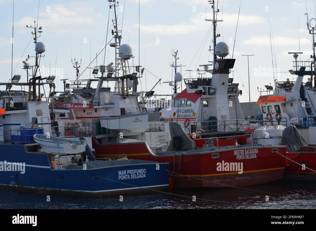 Die portugiesische Mast-und-Line-Thunfisch-Fischereiflotte mit Sitz in Caniçal (Madeira) für den Winter Stockfoto