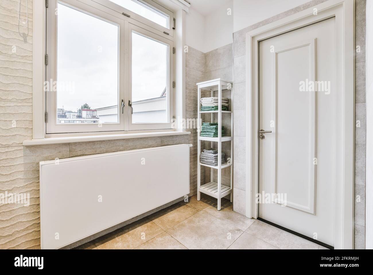 Badezimmer Regal Stockfotos und -bilder Kaufen - Alamy