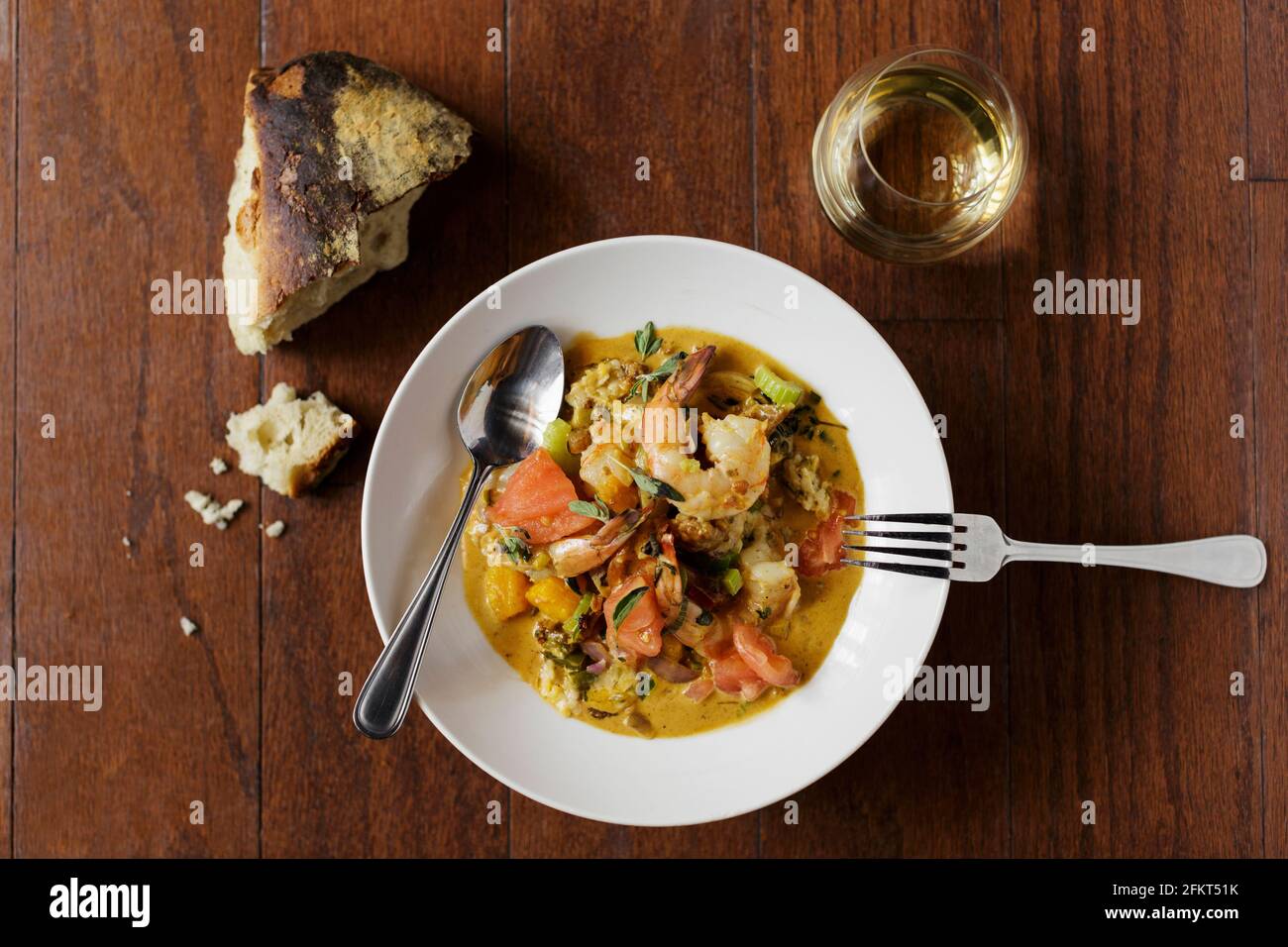 Shrimps und Grütze, Wein Paarung Stockfoto