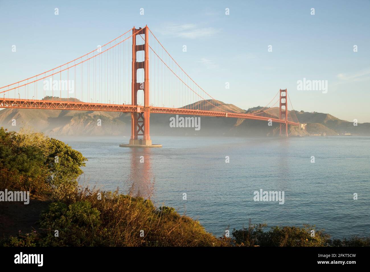 Golden Gate Bridge bei Sonnenaufgang, San Francisco, Kalifornien, USA Stockfoto