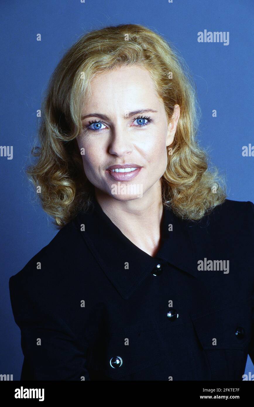 Katja Burkard, Die Neue Moderatorin Des Magazins Punkt 12 Bei RTL In
