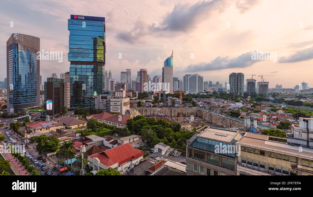 Jakarta Stadtpanorama bei Sonnenuntergang Stockfoto