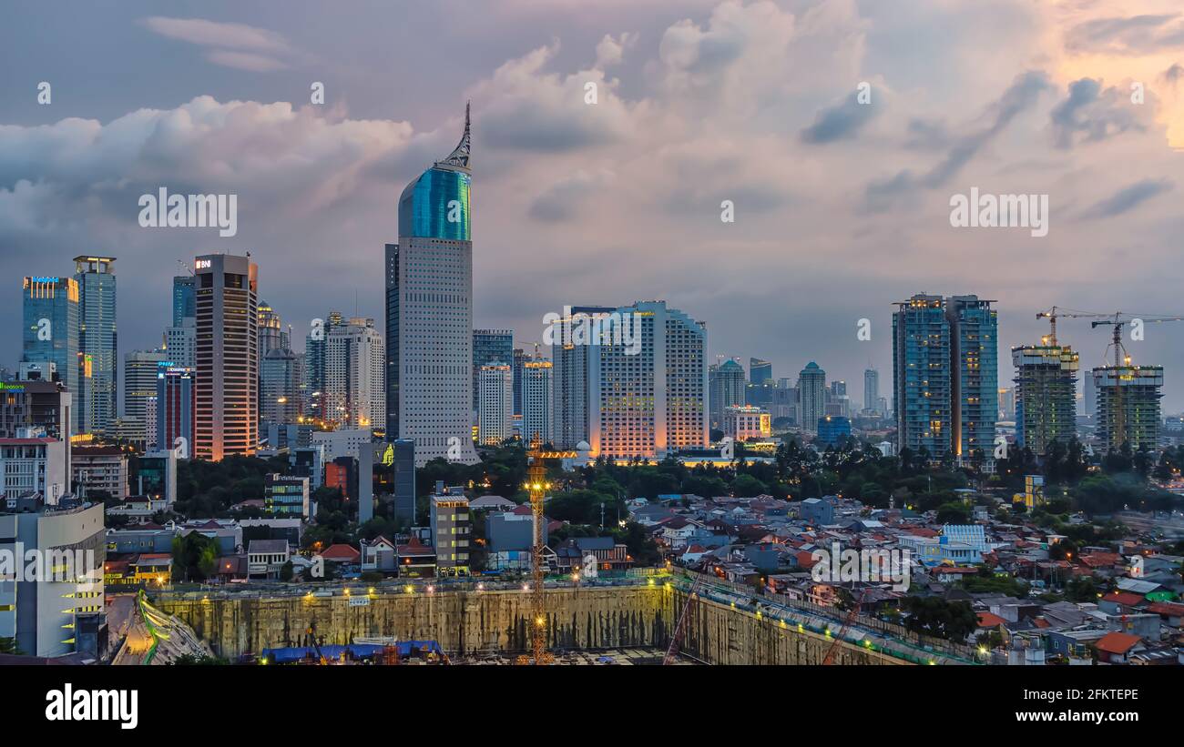 Jakarta Stadtpanorama bei Sonnenuntergang Stockfoto
