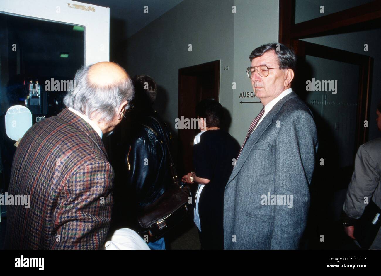 Rechtsanwalt Witt beim Prozess gegen Giftgasmanager vor dem Landgericht in Darmstadt, Deutschland 1992. Stockfoto