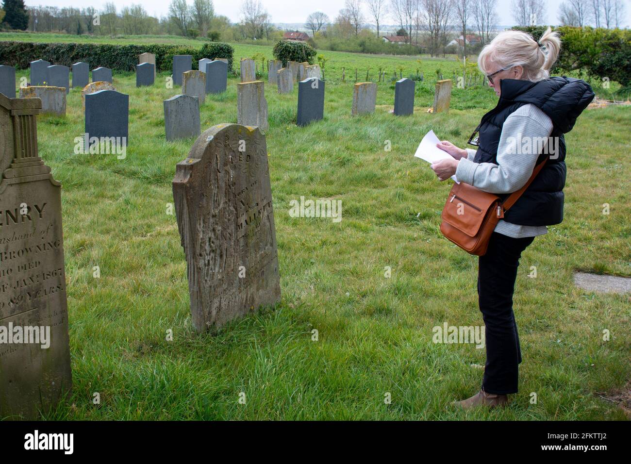 suche nach Familiengrab, Limpenhoe, St. Botolph, Kirchengräber Stockfoto