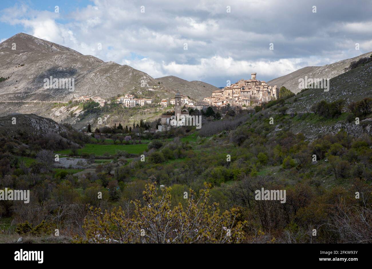 Bergdorf in den Bergen der Abruzzen, Santo Stefano in Sessanio Stockfoto