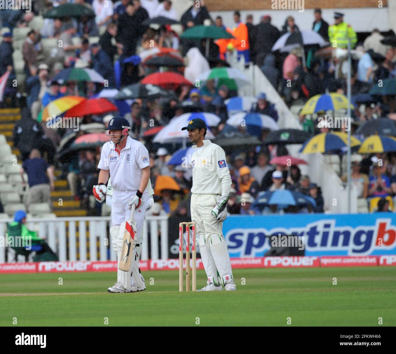 CRICKET ENGLAND V PAKISTAN 2. TEST BEI EDGBASTON 2. TAG 7/8/2010. REGEN STOPPT DIE WIEDERGABE. BILD DAVID ASHDOWN Stockfoto