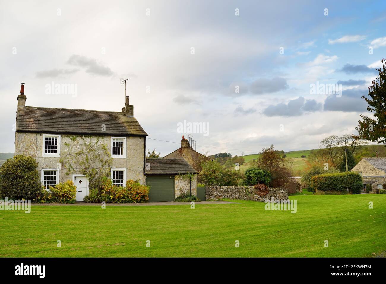 Wunderschöne Aussicht auf Airton, einem kleinen Dorf und einer Bürgergemeinde im Craven-Distrikt von North Yorkshire, England. Stockfoto