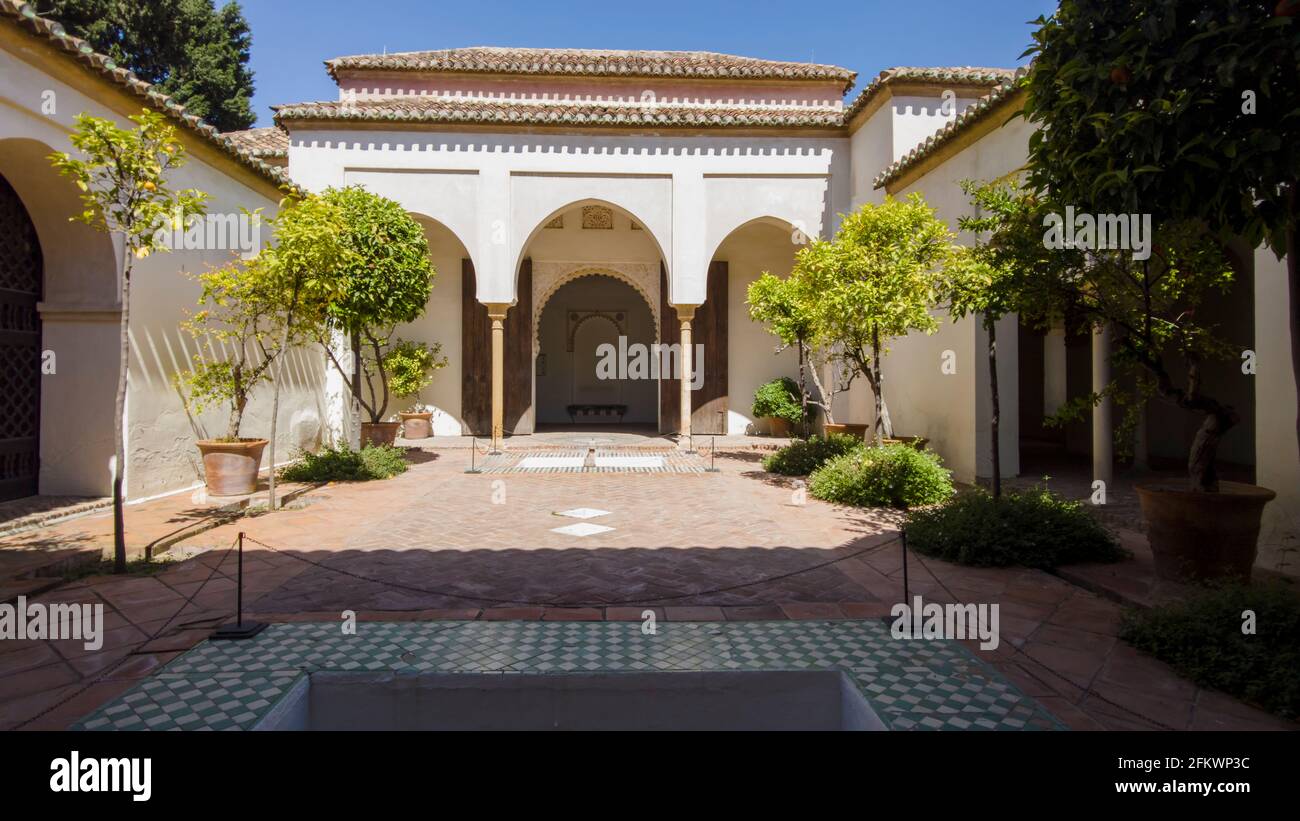 Gärten der alten Nasriden-Zitadelle von Malaga, Andalusien Stockfoto