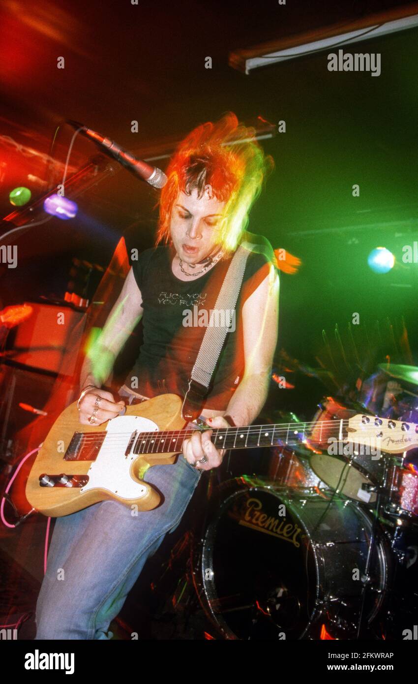 King Adora tritt am 20. September 2000 bei Chinnerys auf, Southend-on-Sea, Essex, Großbritannien. Stockfoto