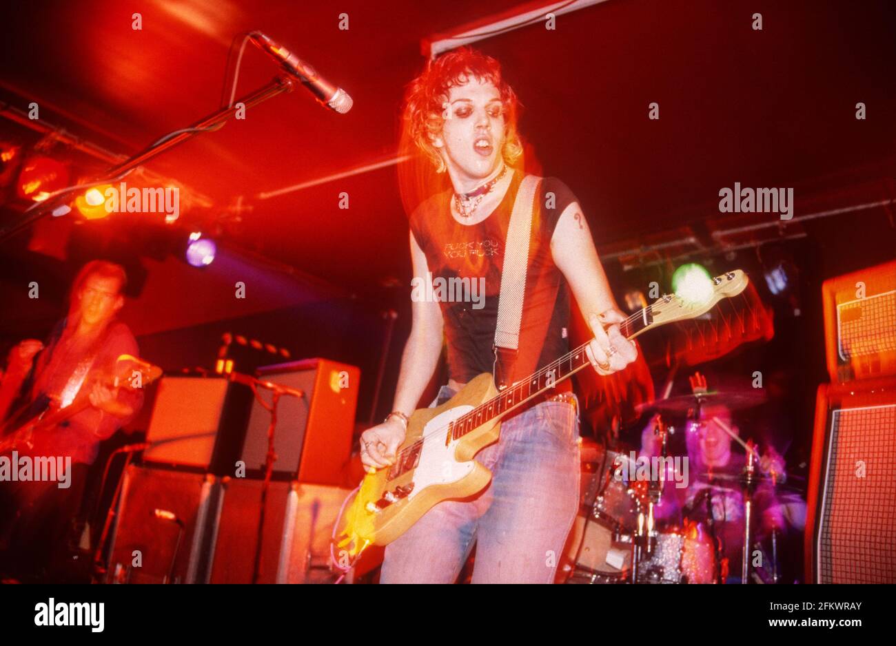 King Adora tritt am 20. September 2000 bei Chinnerys auf, Southend-on-Sea, Essex, Großbritannien. Stockfoto