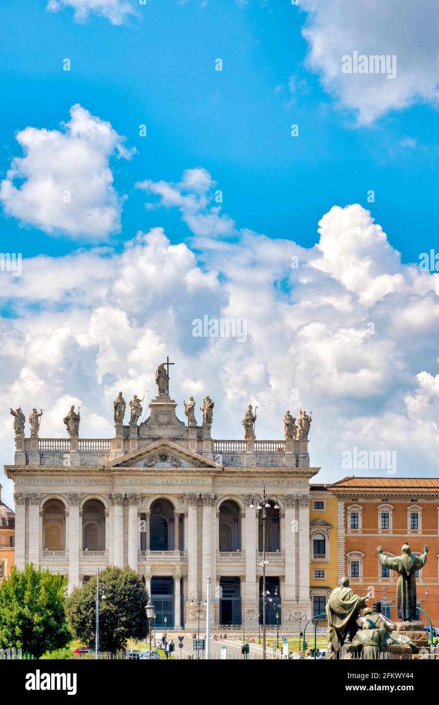 façade der Archbasilika des Heiligen Johannes Lateran Stockfoto
