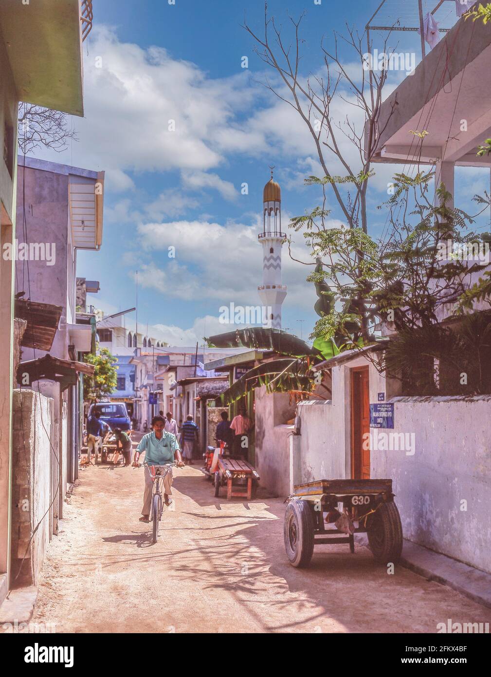 Straßenszene mit Minarett der Grand Friday Moschee, Male, Kaafu Atoll, Malediven Stockfoto