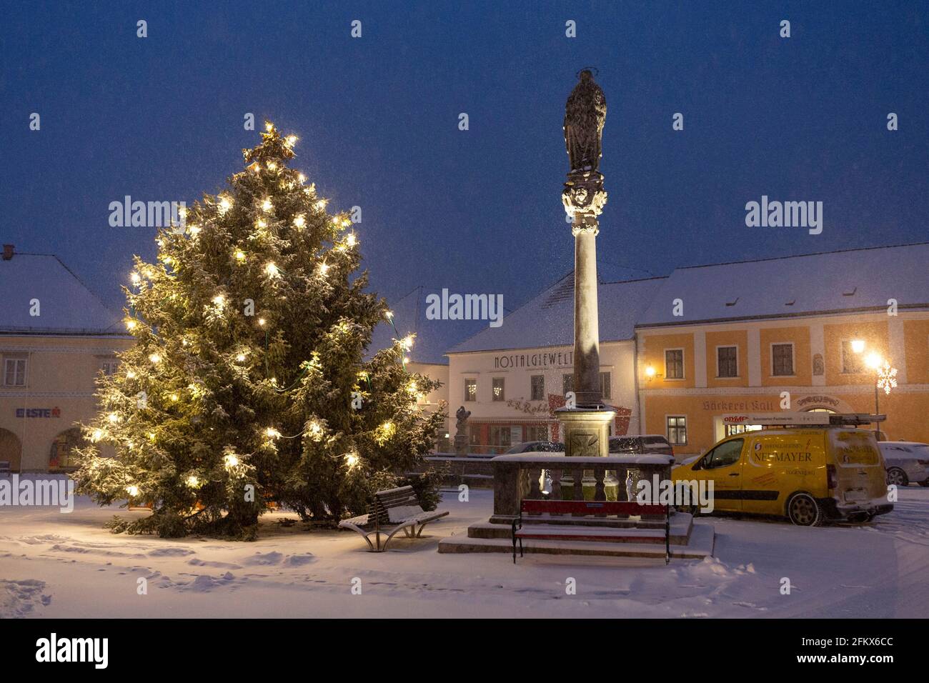 Weihnachtsbaum In Eggenburg Niederösterreich, Österreich Stockfoto