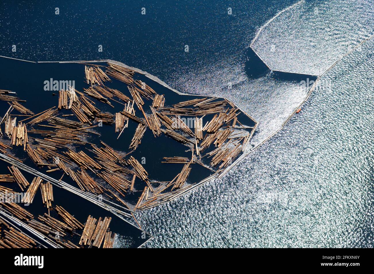 Blockbooms in Ladysmith Harbour, Vancouver Island Aerials, British Columbia, Kanada. Stockfoto