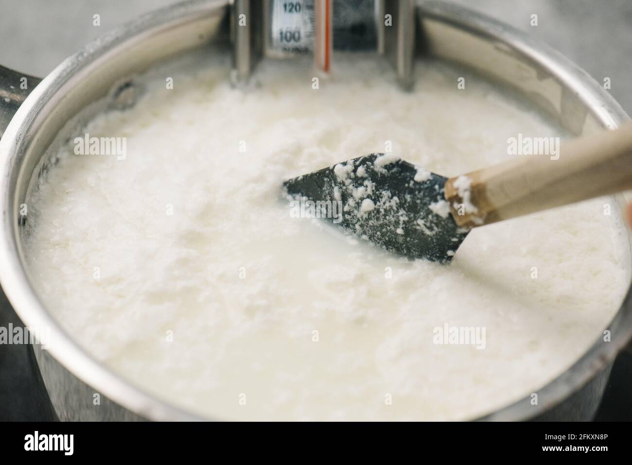 Die Herstellung von Ricotta-Käse Prozess Foto Stockfoto