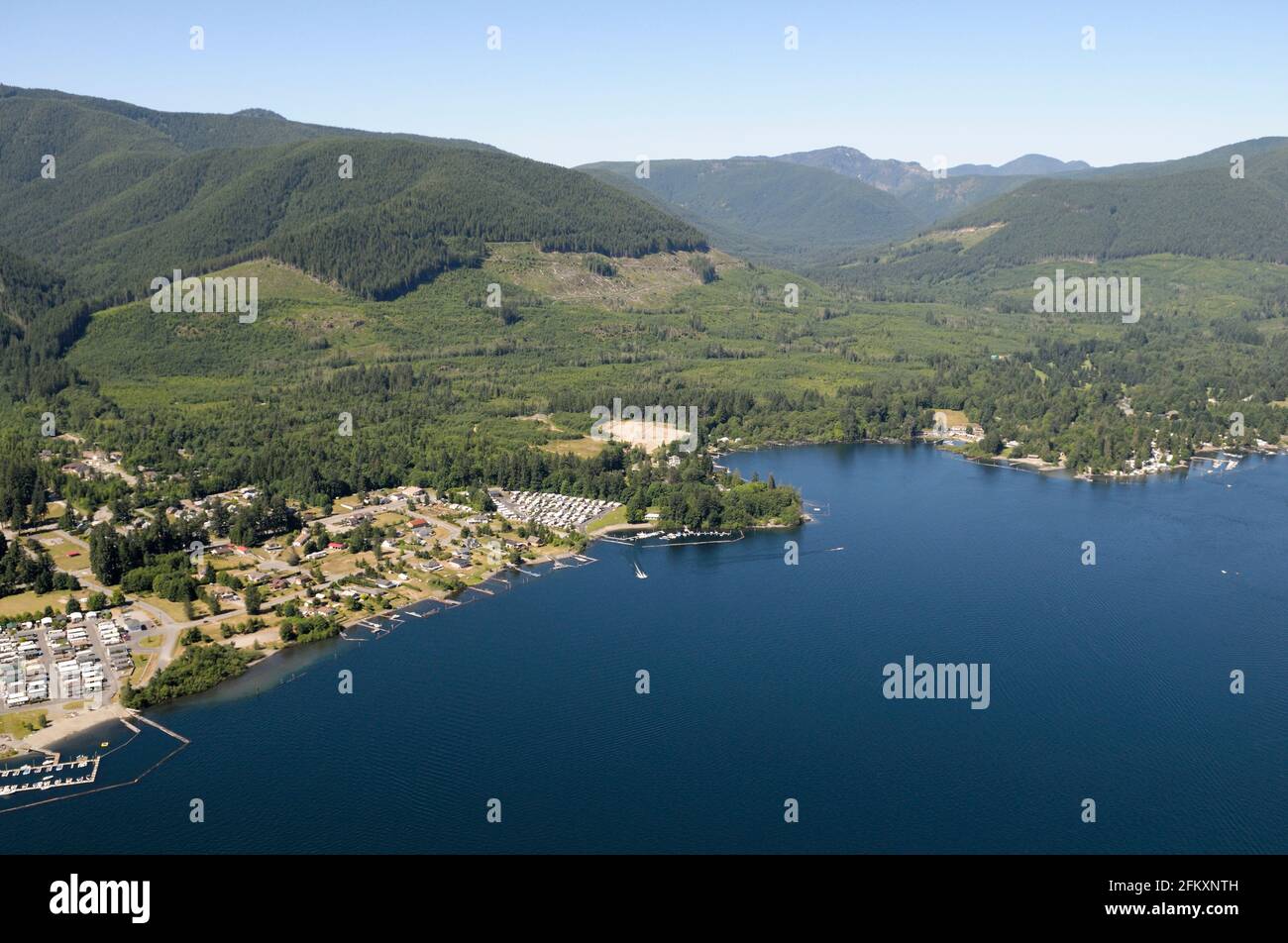 Honeymoon Bay am Cowichan Lake, Vancouver Island Luftaufnahmen, British Columbia, Kanada. Stockfoto
