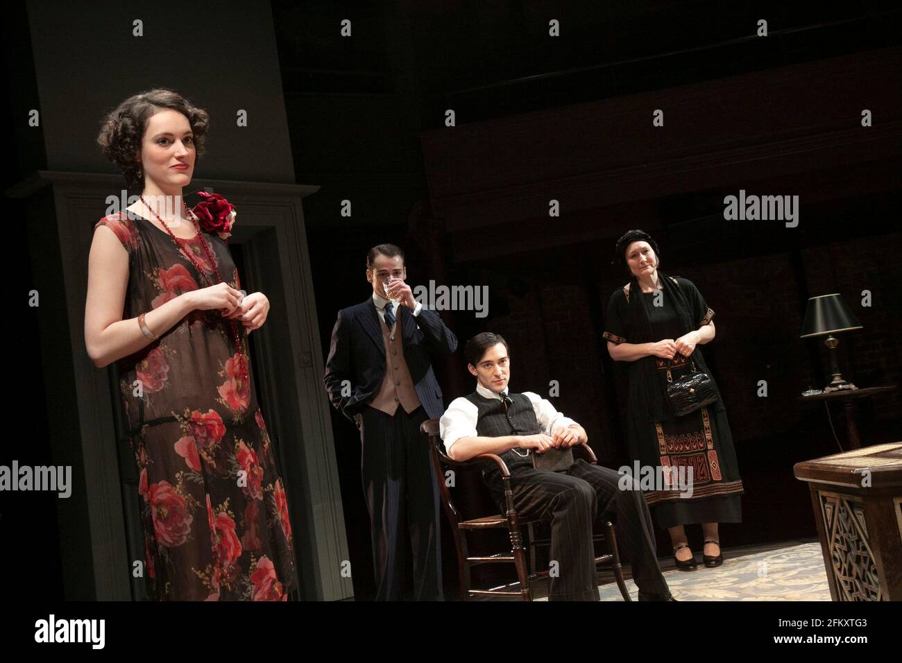 l-r: Phoebe Waller-Bridge (Leila Arden), Alex Waldmann (Charles Granillo), Blake Ritson (Wyndham Brandon), Emma Dewhurst (Mrs Debenham) in SEIL von Patrick Hamilton im Almeida Theater, London 2009 Design: Mark Thompson Beleuchtung: Rick Fisher Regie: Roger Michell Stockfoto