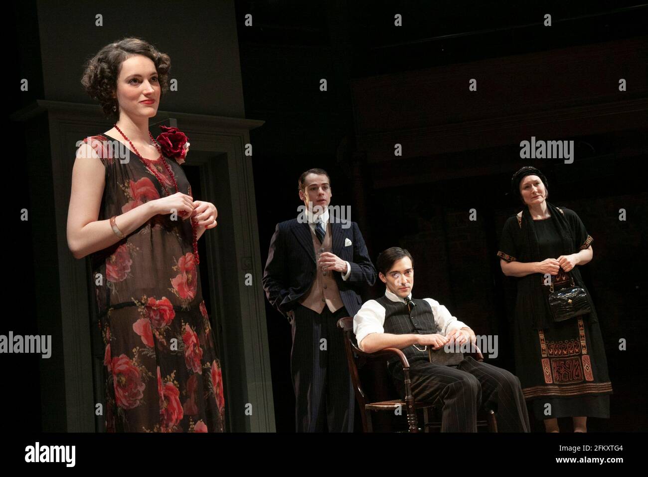 l-r: Phoebe Waller-Bridge (Leila Arden), Alex Waldmann (Charles Granillo), Blake Ritson (Wyndham Brandon), Emma Dewhurst (Mrs Debenham) in SEIL von Patrick Hamilton im Almeida Theater, London 2009 Design: Mark Thompson Beleuchtung: Rick Fisher Regie: Roger Michell Stockfoto