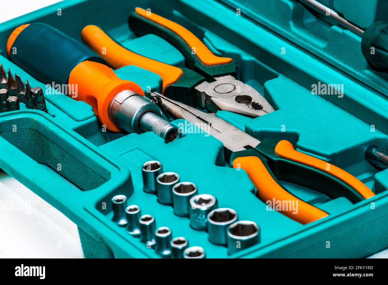 Tischgeräte. Set von verschiedenen Bauwerkwerkzeugen für die Reparatur, Nahaufnahme. Stockfoto