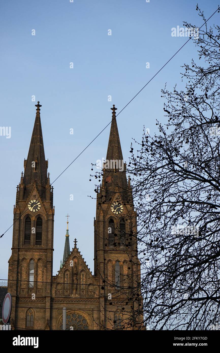 Mittelalterliche Kathedrale der Heiligen Ludmila in Prag in der Tschechischen Republik Stockfoto