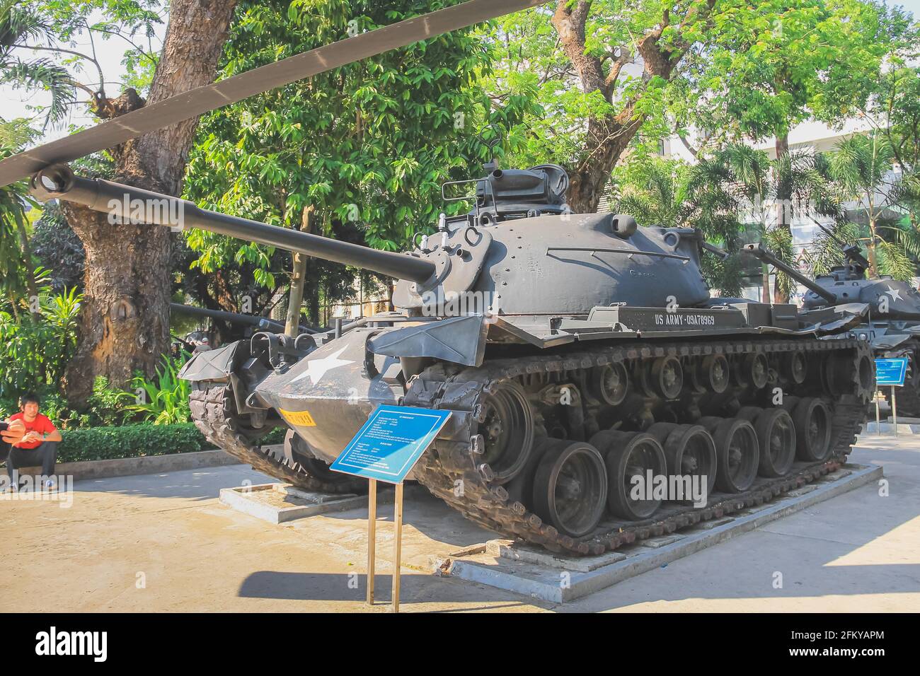 Ho-Chi-Minh-Stadt, Vietnam - 9 2014. März: Militärausstellung im war Remnants Museum der Artillerie der US-Armee. M48-Panzer mit langarreled Kanone. Stockfoto