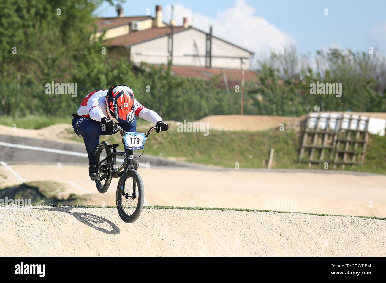 Verona, Italien. Mai 2021. Simon MARQUART aus der Schweiz nimmt am 2. Mai 2021 in Verona, Italien, am BMX Racing Men Elite Round 2 des UEC European Cup in der BMX Olympic Arena Teil.Quelle: Mickael Chavet/Alamy Live News Stockfoto