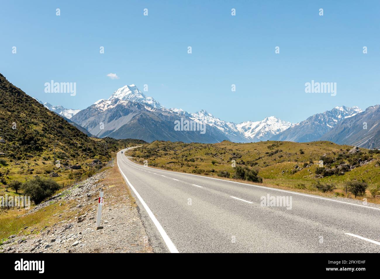 Landschaftlich schöner Blick auf die südlichen Alpen vom Eingang zum Aoraki National Park, Südinsel Neuseelands Stockfoto