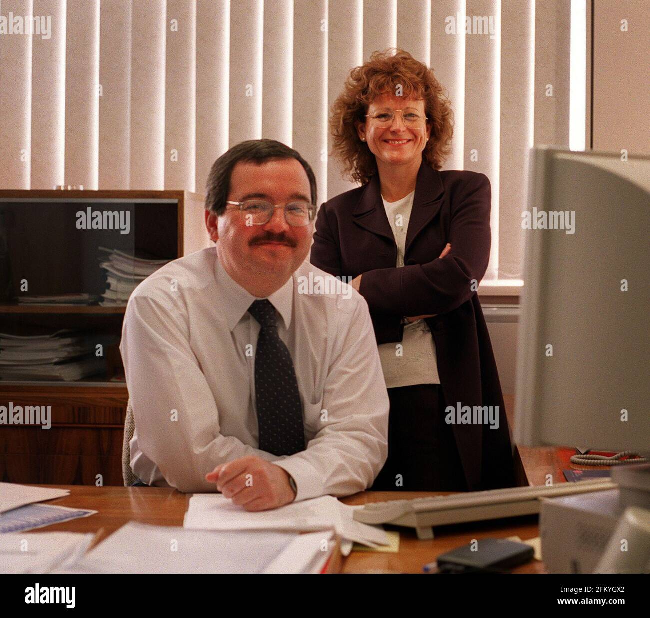 Julie Lever, August 2000, arbeitet für Keith Jones bei Reed Business Information. Stockfoto