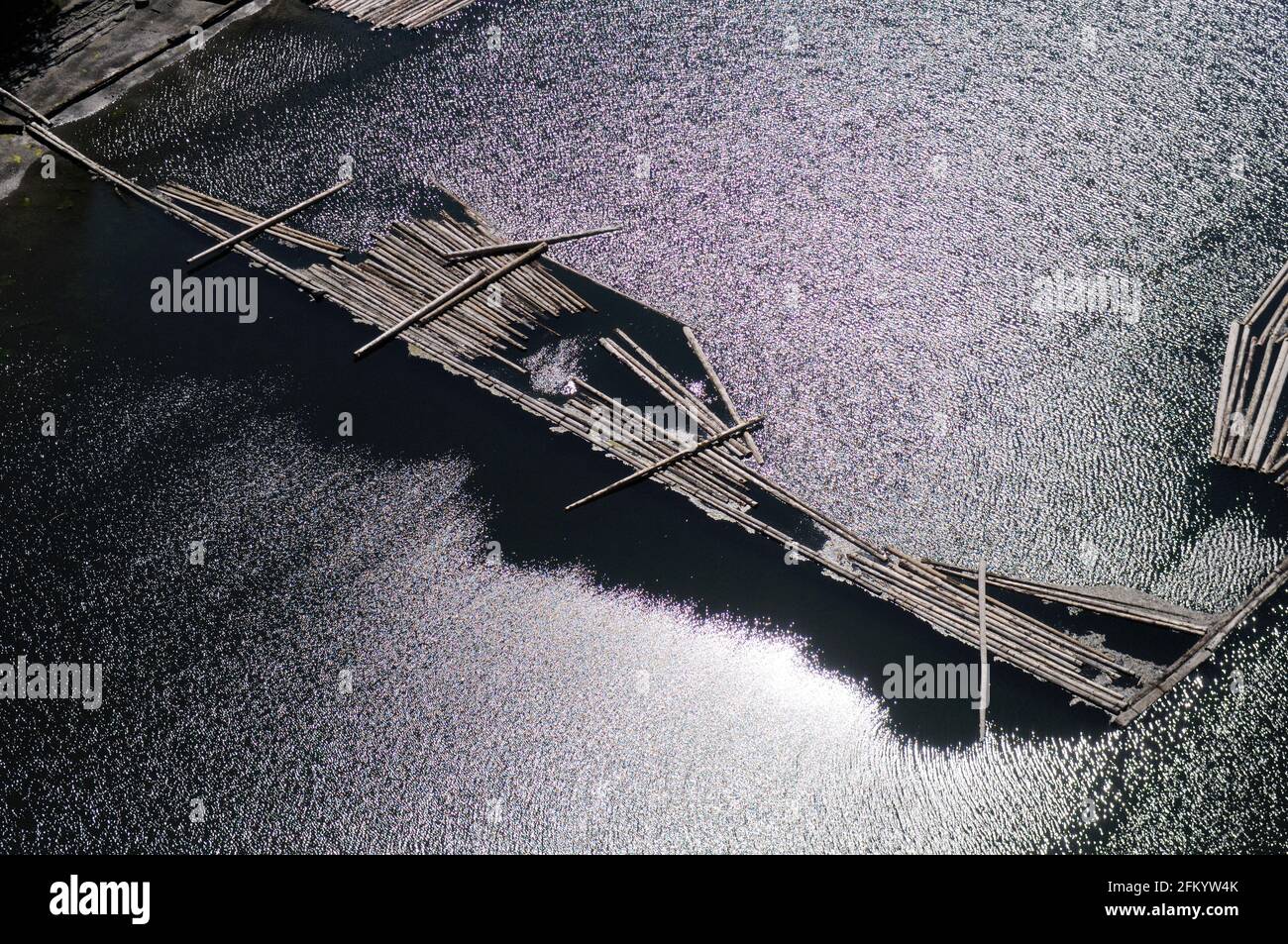 Blockbooms im Ladysmith Harbour, Vancouver Island Luftaufnahmen, British Columbia, Kanada. Stockfoto