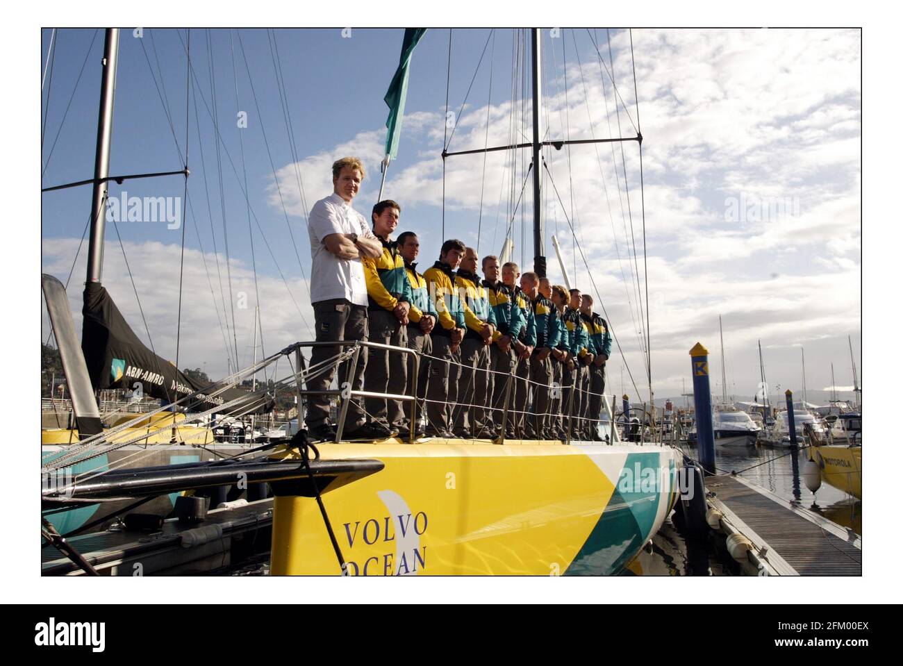 Gordon Ramsay kam als Lebensmittelberater für das niederländische Team zum Team von ABN AMRO beim Volvo Ocean Race. Er wird versuchen, den Geschmack und den nutricianal Inhalt der getrockneten Lebensmittel an Bord zu verbessern. Gordon konnte das Teamrennen beim ersten in-Port-Rennen des Weltrennens in Sanxenxo an der spanischen Nordküste beobachten.Bild David Sandison 4+5/11/2005 Stockfoto