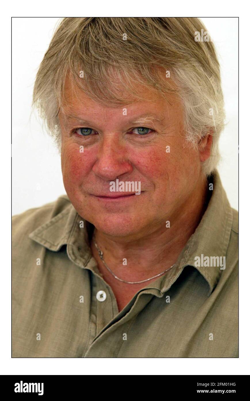 Richard Mabey beim Booksigning für VÖGEL BRITANNICA wurde auf der BIRDFAIR gestartet....19. Bis 21. August im Anglian Water Birdwatching Centre, Egleton Nature Reserve, Rutland Water.Pic David Sandison 19/8/2005 Stockfoto